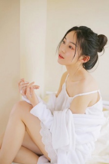 一件一件的剥掉她的衣服
